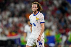 yl7703永利-德尚谈拉比奥特被巴黎球迷嘘：嘘国家队的球员是不可接受的