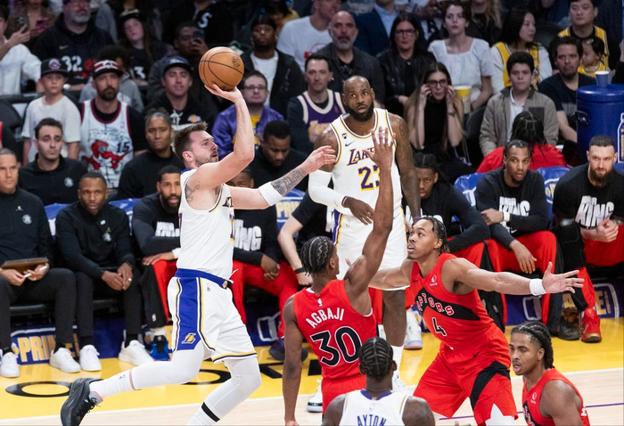 yl7703永利-掀翻东部第4，湖人收获很丰富，练出了新阵容，一事情也能做好|八村塁|猛龙|多伦多猛龙队|洛杉矶湖人队|贾里德·范德比尔特_新浪体育_新浪新闻