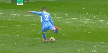 【英超】京多安、费尔南迪尼奥破门 曼城2比1西汉姆