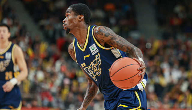 永利yl23411-广东宏远拒绝输球！杜锋全力出击，五大主力缺席，央视直播