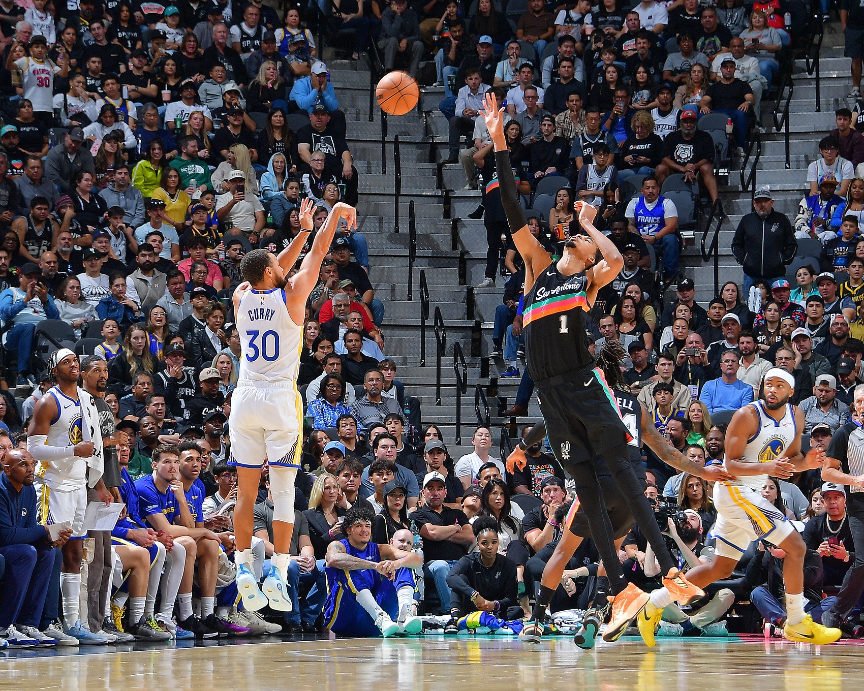 yl23455永利-雷吉·米勒：看文班打球是必须要有的体验 就和看乔丹&amp;库里一样